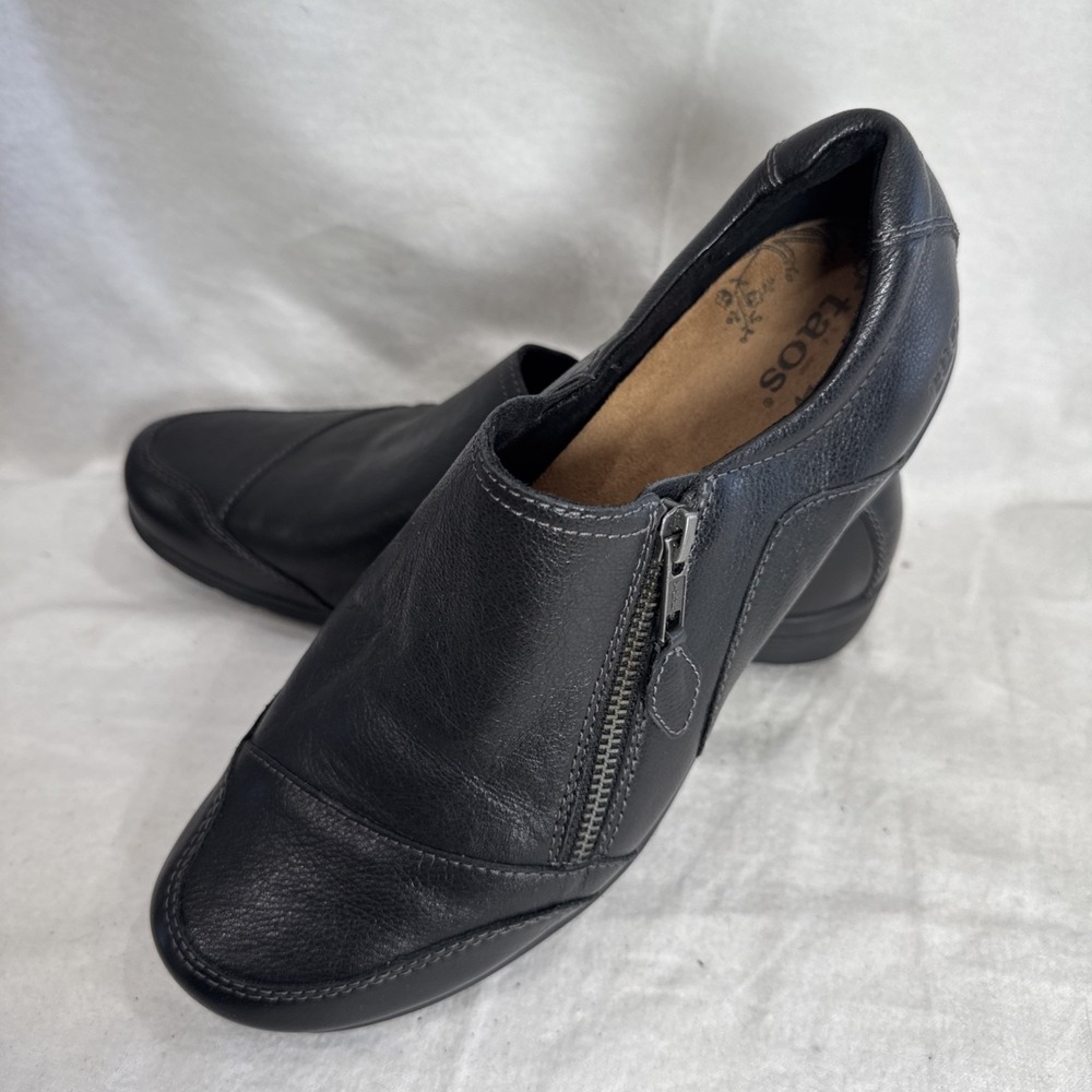 Taos Character Zip-Up Loafer Women's Size 9 Black Leather Everyday Casual Shoe